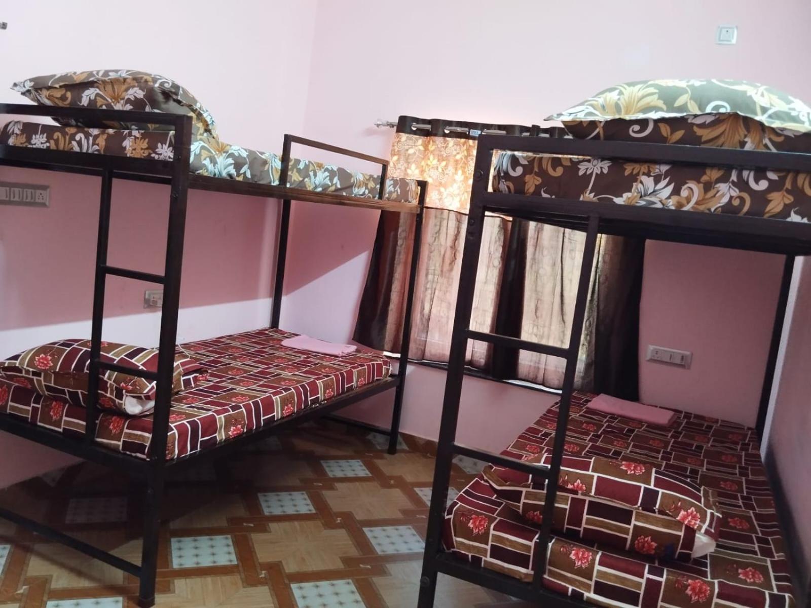 Suryavansham Homestay *